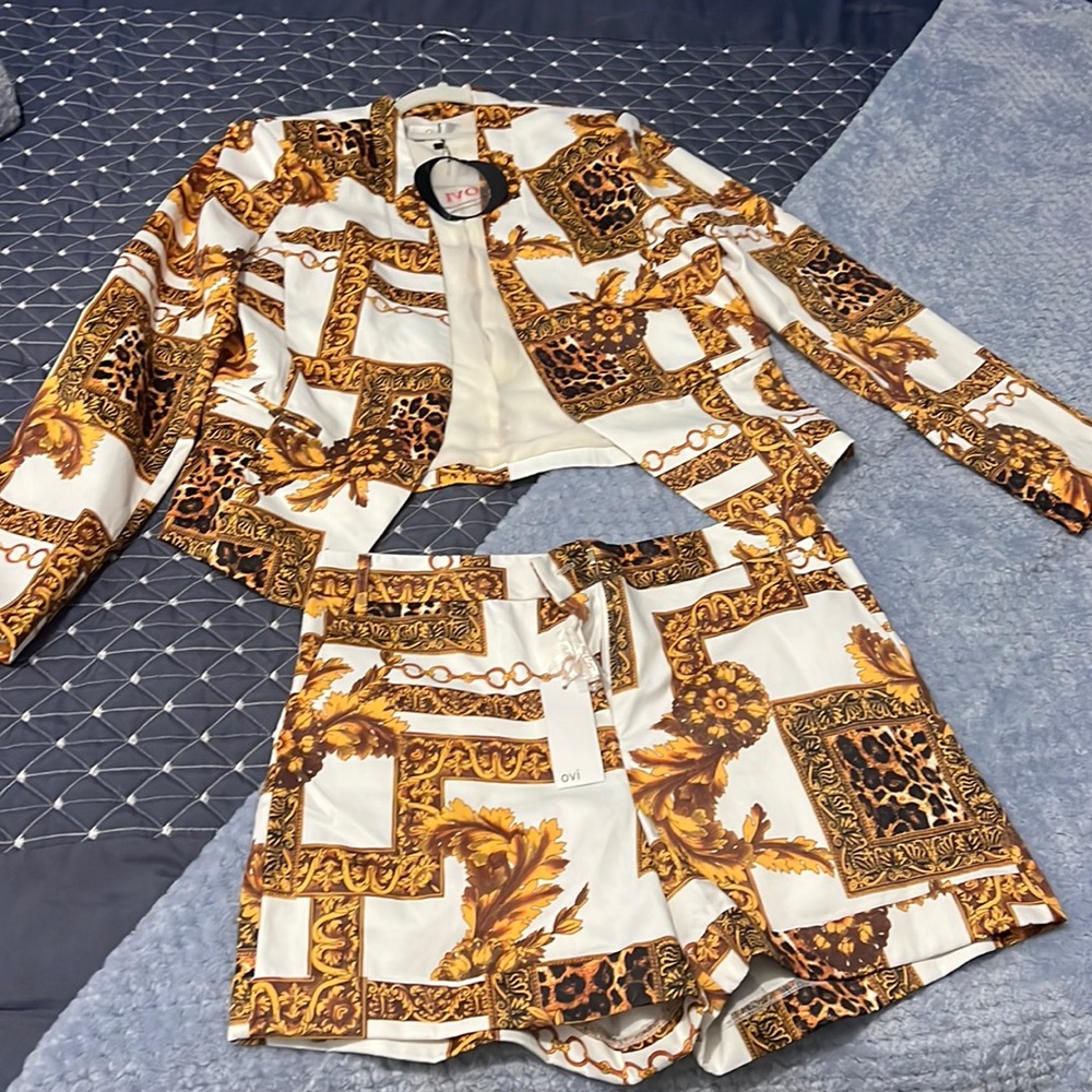 Two piece cheetah print short set